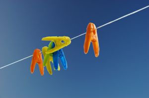 Make Better Use Of The Sun’s Heat And Light – Hang Your Wet Laundry To Dry Using Retractable Clothesline