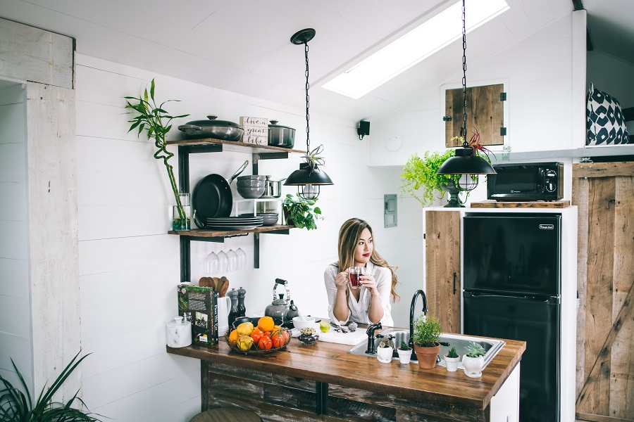 Cabinet refinishing vs. Replacement which is right for your kitchen